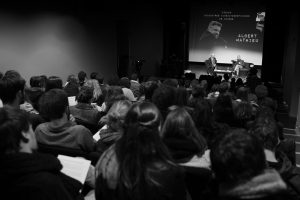 Albert Mathieu, lors de sa masterclass au lycée Carnot - RCC 2015
Crédit : Emilie Saubestre